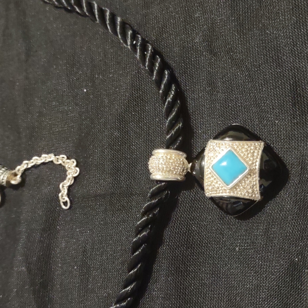 STERLING SILVER & TURQUOISE JADE AND BLACK ONYX NECKLACE
